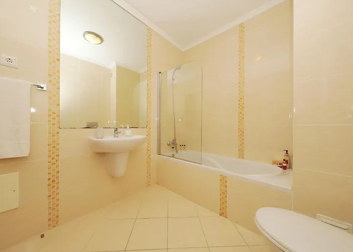 Gilo-tavira Centre With Pool Apartment